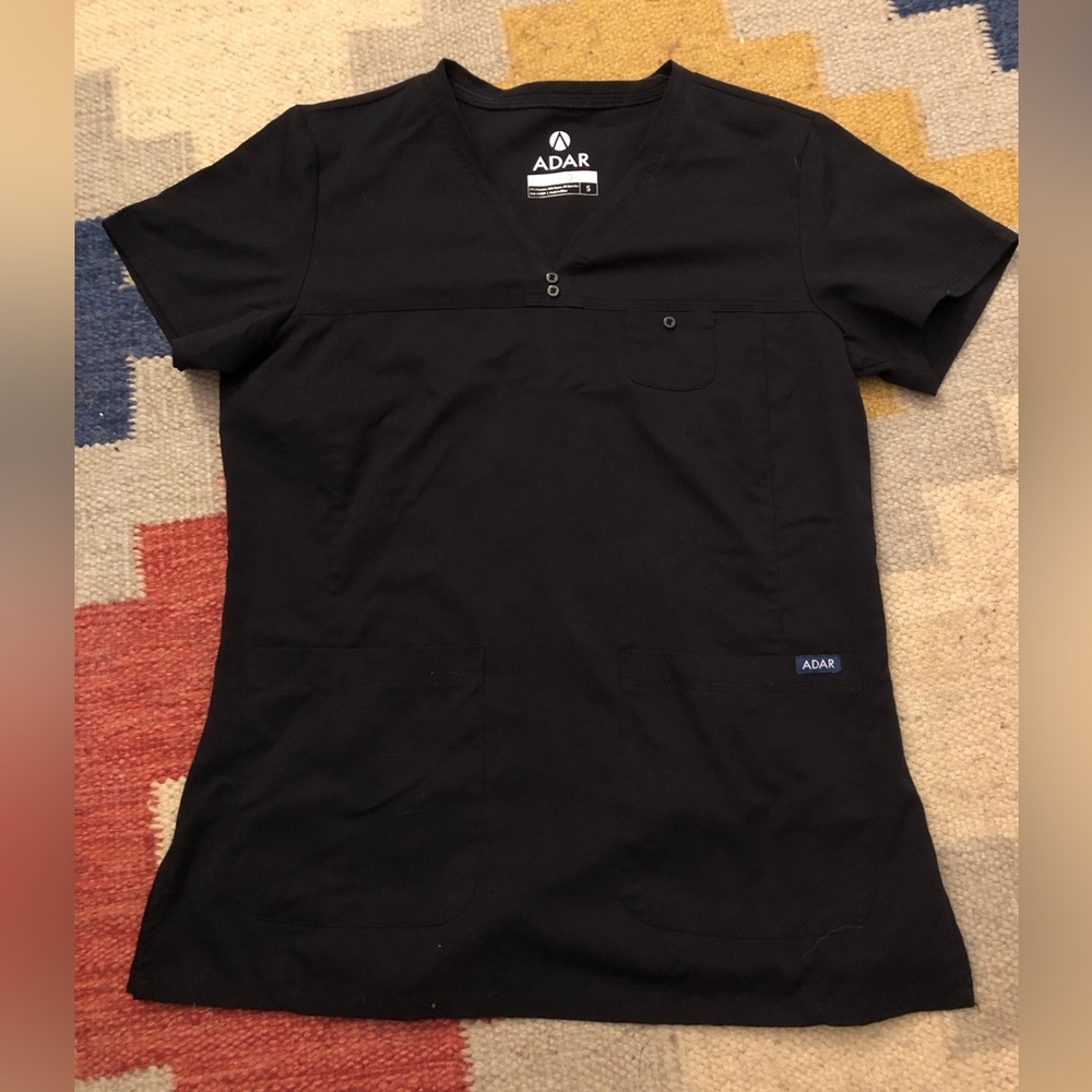 Adar Pro Scrub Top